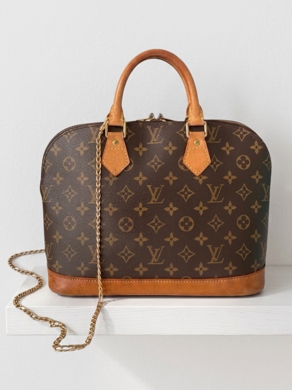 Louis Vuitton Alma Monogram, Beautiful Condition